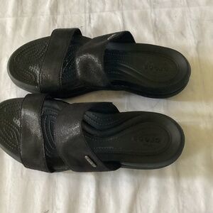 STRAPPY CROC SANDALS ( Size: 10) PREOWNED